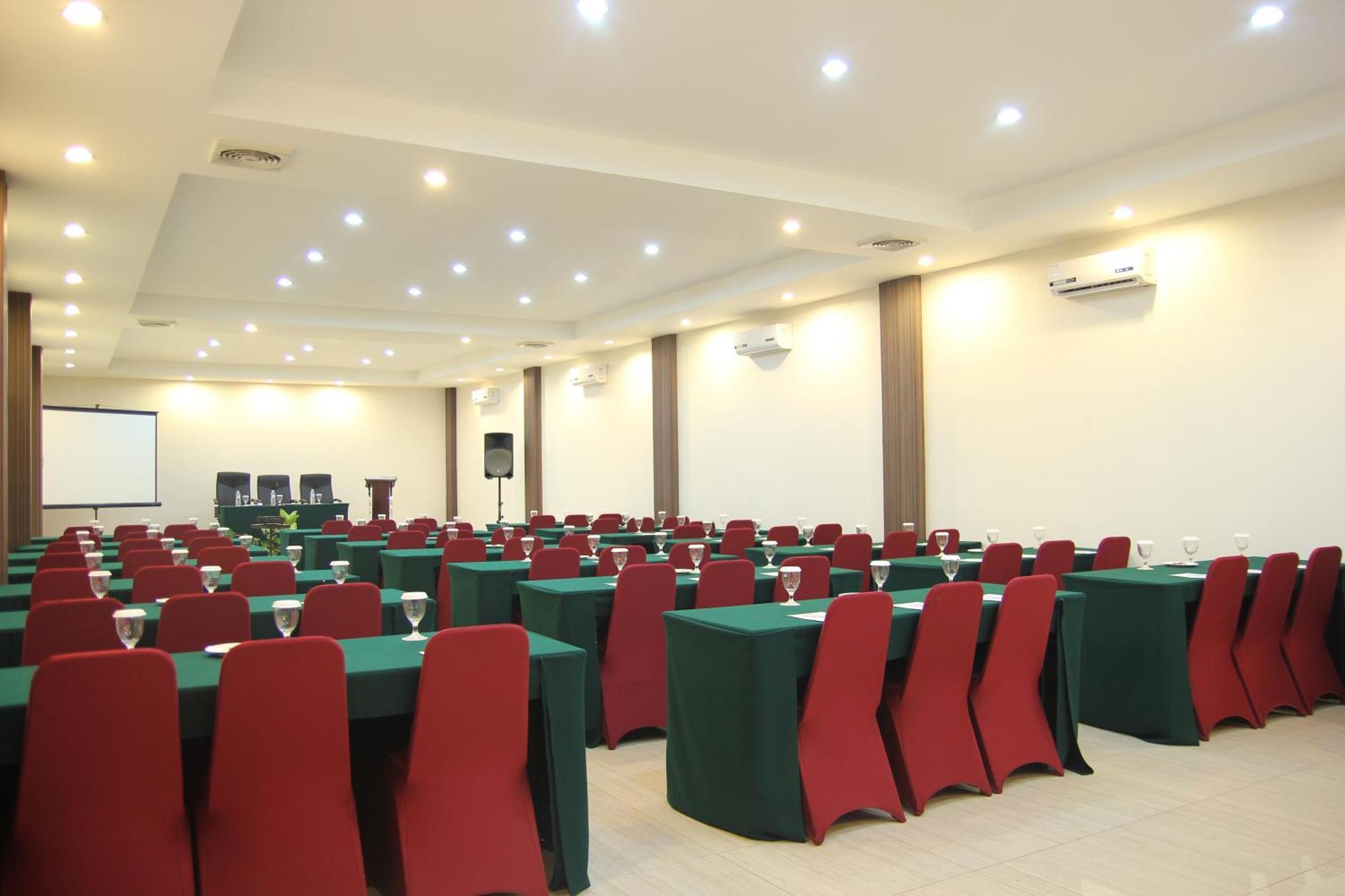 Hotel Roditha Banjarbaru Banjarmasin  Exterior photo